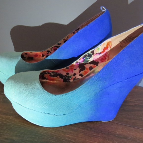 Teal Blue Ombre Wedges - Picture 3 of 8